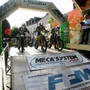 <b>Départ Elite E3 (photo Vincent Bedos/Motographie/FFM)</b> <b>Départ Elite E3 (photo Vincent Bedos/Motographie/FFM)</b>