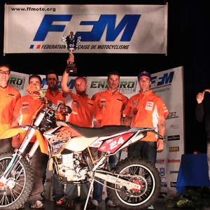 <b>4e titre pour KTM France en présence du Président Jacques Bolle (photo Vincent Bedos)</b> <b>4e titre pour KTM France en présence du Président Jacques Bolle (photo Vincent Bedos)</b>