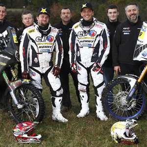 <b>Team Sherco Casteu-Dakar 2011 (photo casteu.fr)</b> <b>Team Sherco Casteu-Dakar 2011 (photo casteu.fr)</b>