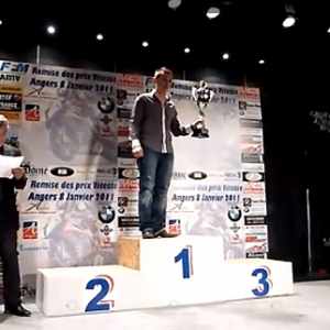 <b>Jean-Claude Bruneau - Président du Moto Club Angevin et Grégory Leblanc - Kawasaki - Champion de France Supersport 600 2010 (Document MC Angevin)</b>