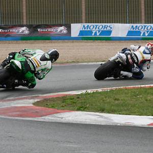 <b>Promo 1000 : Charles Geers - BMW devant Claude Lucas - Kawasaki (photo Gérard Delio/Photopress)</b>