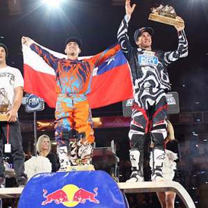 <b>Podium : Rémi Bizouard – Yamaha, Javier Villegas – Yamaha et Josh Sheehan – Honda (photo FIM)</b> <b>Podium : Rémi Bizouard – Yamaha, Javier Villegas – Yamaha et Josh Sheehan – Honda (photo FIM)</b>