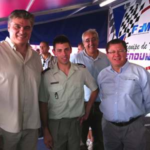 <b>David Douillet - Ministre des Sports, Romain Dumontier – Yamaha EEAT FFM, Francis Saint-Léger - Député de Lozère et Jacques Bolle - Président de la FFM (photo FFM)</b> <b>David Douillet - Ministre des Sports, Romain Dumontier – Yamaha EEAT FFM, Francis Saint-Léger - Député de Lozère et Jacques Bolle - Président de la FFM (photo FFM)</b>