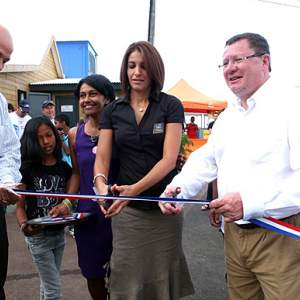 <b>Tous les intervenants dans la réalisation du projet ont célébré, dans la bonne humeur, l'inauguration du circuit (photo Yumé Com)</b>