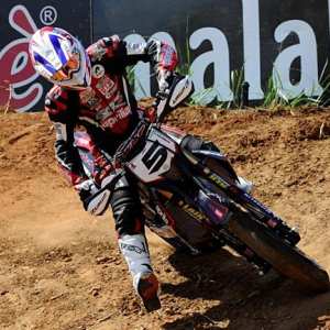 <b>Adrien Chareyre - Aprilia (photo Youthstream)</b> <b>Adrien Chareyre - Aprilia (photo Youthstream)</b>