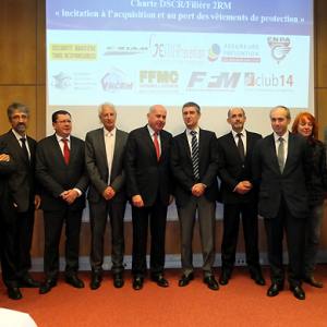 Serge Morelli – Président Club 14, Patrick Jacquot – Président GEMA Prévention, Jacques Bolle - Président de la FFM, Jean-Claude Hogrel – Président de la Branche 2RM du CNPA, Eric De Seynes, Président de la branche Moto de la CSIAM, Frédéric Péchenard – Délégué Interministériel à la Sécurité Routière, Thierry Archambault - Président Délégué de la Chambre Syndicale Internationale de l’Automobile et du Motocycle (CSIAM), Frédéric Fabre – Président CSNM, France Wolf - Représentant la Fédération[&hellip]