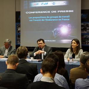 <b>Jean-Marc Desnues - Vice-Président de la FFM, Claude Michy - Président de PHA, Jacques Bolle - Président de la FFM, Sophie Casasnovas - Présidente de Larivière Organisation et Frédéric Lénart - Directeur Général de l’Automobile Club de l’Ouest (photo Lilian Martonell/FFM)</b> <b>Jean-Marc Desnues - Vice-Président de la FFM, Claude Michy - Président de PHA, Jacques Bolle - Président de la FFM, Sophie Casasnovas - Présidente de Larivière Organisation et Frédéric Lénart - Directeur Général de l’Automobile Club de l’Ouest (photo Lilian Martonell/FFM)</b>