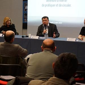Edyth Quincé, Présidente du CODEVER, Jacques Bolle, Président de la FFM, Eric Thiollier, Délégué Général de la FFMC. (photo FFM) Edyth Quincé, Présidente du CODEVER, Jacques Bolle, Président de la FFM, Eric Thiollier, Délégué Général de la FFMC. (photo FFM)