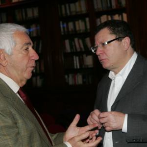 <b>Vincenzo Mazzi, Président de la FIM Europe et Jacques Bolle, Président de la FFM lors de la conférence de presse FFM du 7 décembre 2011.</b> <b>Vincenzo Mazzi, Président de la FIM Europe et Jacques Bolle, Président de la FFM lors de la conférence de presse FFM du 7 décembre 2011.</b>