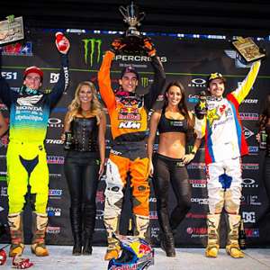 <b>Podium SX450 : Cole Seely - Honda, Marvin Musquin – KTM et Jason Anderson - HVA (photo amasupercross.com)</b> <b>Podium SX450 : Cole Seely - Honda, Marvin Musquin – KTM et Jason Anderson - HVA (photo amasupercross.com)</b>