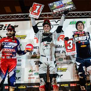 Podium SX1 : Fabien Izoird (gauche), Cédric Soubeyras (centre) et Thomas Ramette (droite).