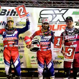 Podium SX1 : Fabien Izoird (centre), Cédric Soubeyras (Droite) et Xavier Boog (Gauche) 