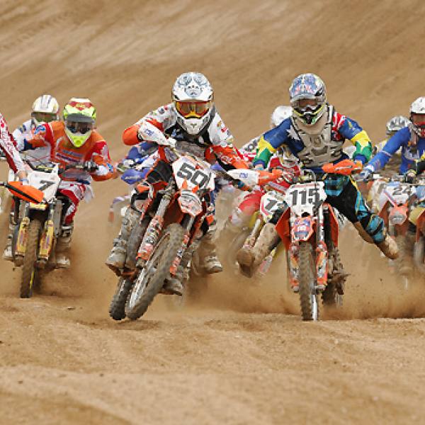 <b>Championnat du Monde Motocross Junior 2010 à Gueugnon catégorie 65cc (photo Youthstream)</b> <b>Championnat du Monde Motocross Junior 2010 à Gueugnon catégorie 65cc (photo Youthstream)</b>
