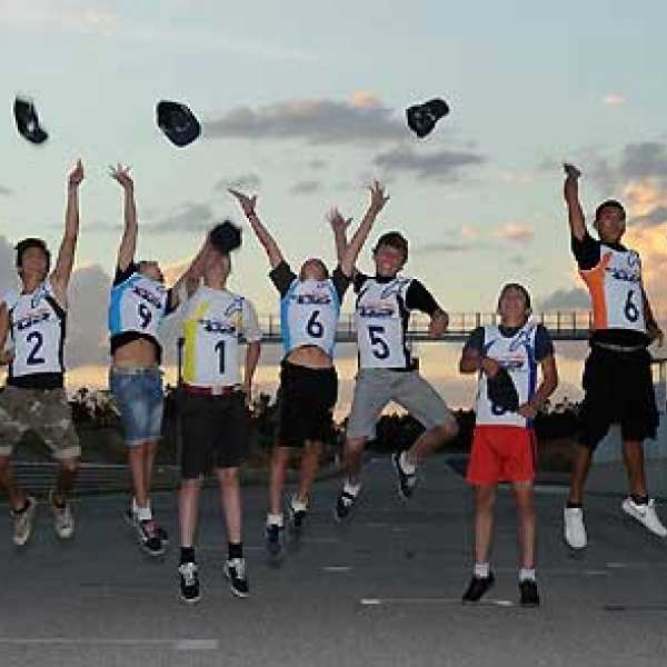 <b>Les lauréats de Red Bull MotoGP Rookies Cup 2013 dont le jeune Français Corentin Perolari (photo MotoGP.com)</b>