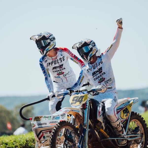 KILLIAN ET EVAN PRUNIER - SIDECAR TEAM PRUNIER - PHOTO DE FIMSIDECARCROSS.COM