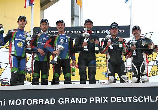 <b>Podium du Sachsenring : Grégory Cluze et Tim Reeves - LCR/Honda à gauche sur la photo (photo FIM)</b>