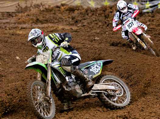 <b>Steven Frossard - Kawasaki devant Mickaël Pichon - Honda (photo Gilles Lefrancq/FFM/www.elite-motocross.fr)</b>