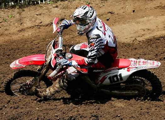 <b>Mickaël Pichon - Honda (photo Gilles Lefrancq/FFM/www.elite-motocross.fr)</b>