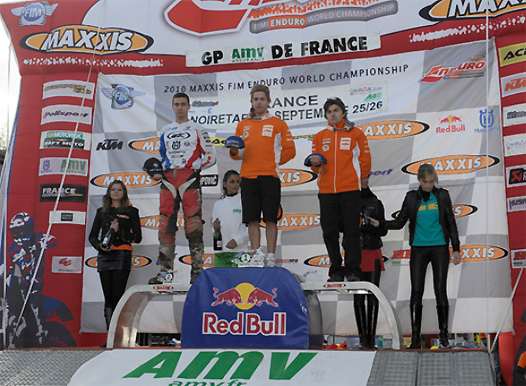 <b>Podium 'Youth Cup’ : A gauche, Berenger Carrier - HVA-EEAT, 2e de la Coupe du Monde des Jeunes 125 2T (photo ABC Communication)</b>