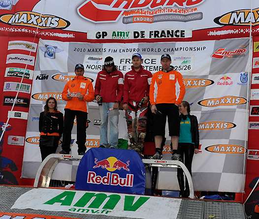 <b>Sébastien Guillaume - HVA au centre, Vice-Champion du Monde d'Enduro E3 et vainqueur du jour (photo ABC Communication)</b>