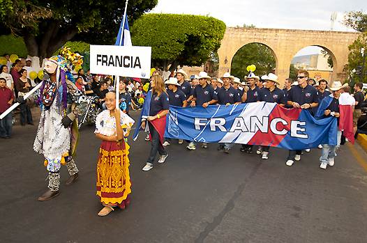 <b>L'Equipe de France FFM à la parade dans le somptueux décor qu'offre la ville de Morelia (photo Mathieu Talayssat)</b>