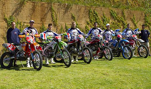 <b>L'équipe Trophée : Johnny Aubert-Nicolas Deparrois-Seb Guillaume-Antoine Meo-Rodrig Thain-Christophe Nambotin (photo Mathieu Talayssat)</b>