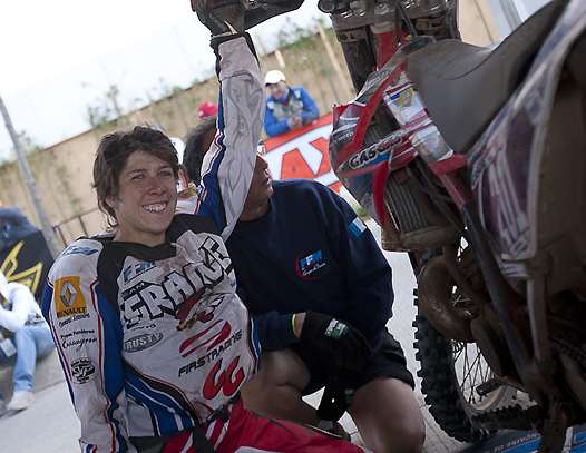 <b>Malgré l’épuisement, Blandine Dufrêne - Gas Gas garde le sourire (photo Mathieu Talayssat)</b>