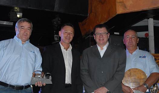 <b>Gilbert Gontier, Vice Président de la FFM, Olivier Lassaux, Président de la Ligue Réunionnaise de Motocyclisme, Jacques Bolle, Président de la FFM et Benoit Sauray, Président de la Ligue Motocycliste de Nouvelle-Calédonie</b>