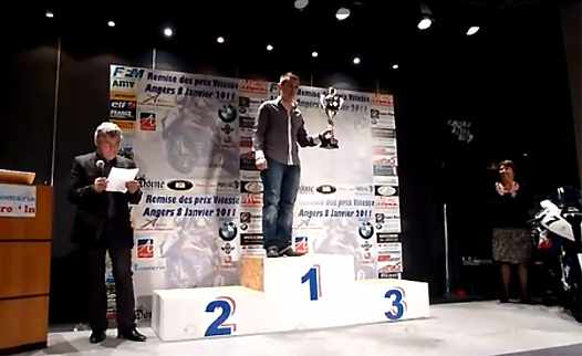 <b>Jean-Claude Bruneau - Président du Moto Club Angevin et Grégory Leblanc - Kawasaki - Champion de France Supersport 600 2010 (Document MC Angevin)</b>