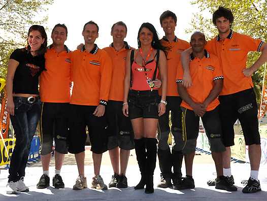 <b>L'équipe ABC Communication autour d'Alain Blanchard, promoteur du EWC (photo ABC Communication)</b>