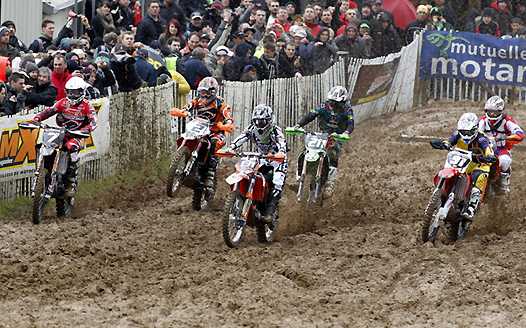 <b>Arnaud Tonus (7) - Yamaha, Nicolas Aubin (131) - KTM et Matiss Karro (91) - Honda, le tiercé gagnant en MX2 (photo Pascal Haudiquert/Mediacross)</b>