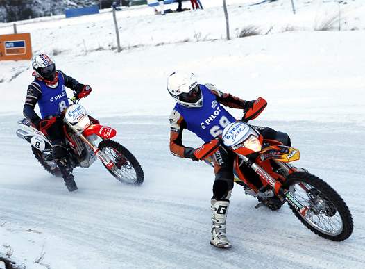<b>Jonathan Mongarny – Husaberg devant Pierre-François Bardotti - Honda HM (photo Trophée Andros)</b>