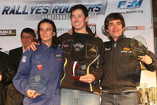 <b>Podium scratch : Wilfried Tallone - Ducati, Maxime Mettra - KTM et Patrick Curtat - KTM (photo www.honnoratphoto.com)</b>