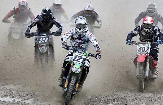 <b>Gautier Paulin #21 – Yamaha, Xavier Boog #121 - Kawasaki KRT, Gregory Wicht #402 – Honda (photo Pascal Haudiquert/Mediacross)</b>