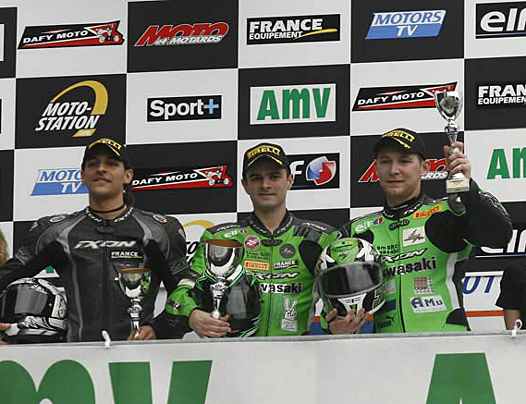 <b>Podium 2e manche SBK : Sébastien Prulhière - BMW, Julien Da Costa - Kawasaki et Grégory Leblanc - Kawasaki (Photo Gérard Delio/Photopress FFM)</b>