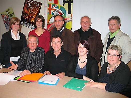 <b>Toute l'équipe de L’ACL Bréalaise avec son Président Yves Percheron, assis à gauche sur la photo (document Ouest-France.fr)</b>