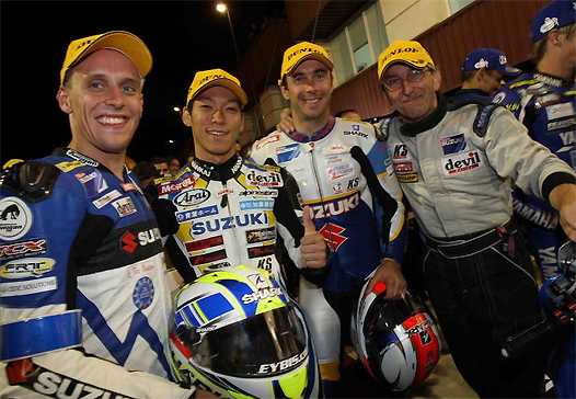<b>Freddy Foray, Daisaku Sakai, Vincent Philippe et Dominique Meilland - Suzuki (photo FIM)</b>