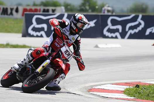 <b>Thierry van den Bosch - Aprilia (photo Youthstream)</b>