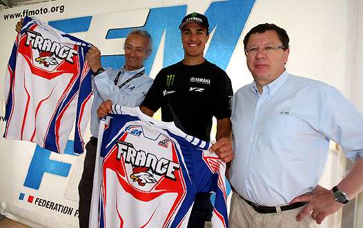 <b>Philippe Thiebaut - Directeur Technique National FFM, Gautier Paulin – Yamaha et Jacques Bolle, Président de la Fédération Française de Motocyclisme (Photo Pascal Haudiquert/Mediacross)</b>