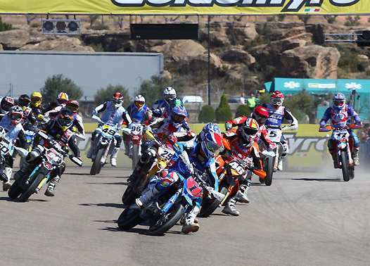 <b>Départ de la 1e manche avec Thomas Chareyre #1 - TM (photo Bénédicte Simon/FFM)</b>