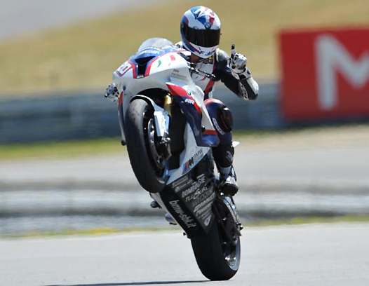 <b>Sylvain Barrier - BMW Motorrad Italia Superstock (photo FaceBook)</b>