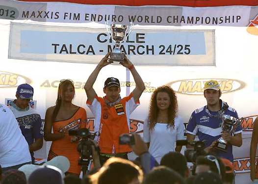 <b>Podium E3 samedi : Oriol Mena – Husaberg, Christophe Nambotin – KTM et Aigar Leok – TM (photo ABC Communication)</b>