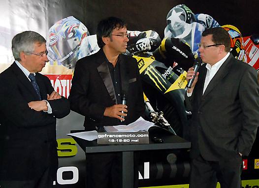 <b>Claude Michy - Promoteur du GP de France Moto, Rémy Tissier - Eurosport et Jacques Bolle - Président de la FFM (photo Pierre Bonneville/FFM)</b>
