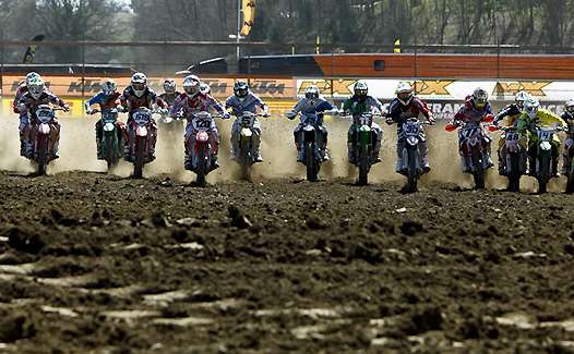 <b>Départ de manche (photo Elite-motocross.fr)</b>