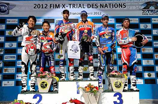 <b>Le podium final : Japon, Espagne et France (photo FIM)</b>