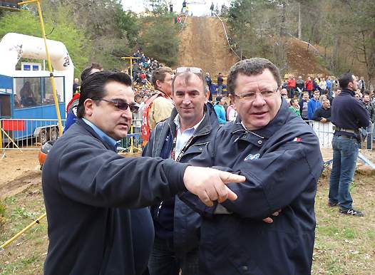 <b>Jacques Bolle - Président de la FFM avec notamment à gauche Patrick Lamoureux - Vice-Président de la FFM (photo Luc Guillaume)</b>