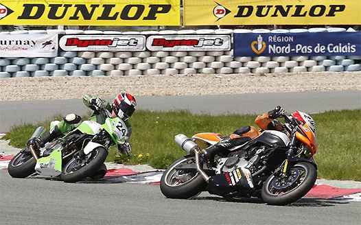 <b>Promo 500 Cup : Kevin Rambure – Honda devant Patrice Di Grégorio – Honda (photo Gérard Delio/FFM)</b>