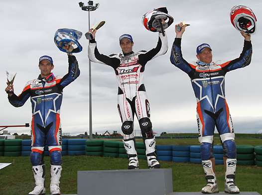 <b>Podium Prestige : Aurélien Grelier - Yamaha, Sylvain Bidart - Honda et Stéphane Blot - Yamaha (photo Bénédicte Simon)</b>
