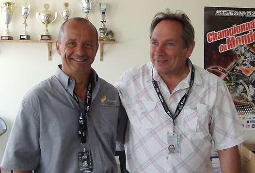 <b>Francis Magnanou et Jean-Marie Boissonnot, Président du Moto-Club Angerien (photo angely2.over-blog.com)</b>
