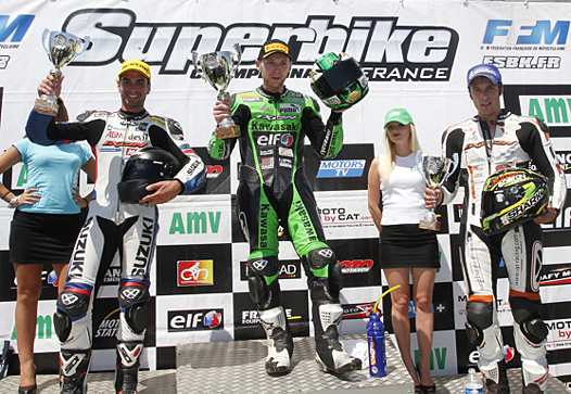 <b>Podium 2e manche Supersport : Baptiste Guittet - Suzuki, Grégory Leblanc - Kawasaki et Etienne Masson - Kawasaki (photo Gérard Delio/Photopress)</b>